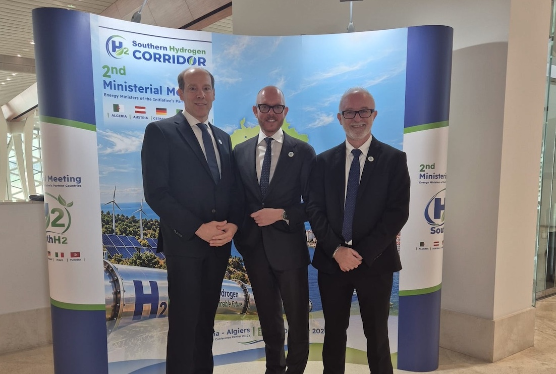 Il meeting ministeriale di Algeri dedicato al SoutH2 Corridor e alla cooperazione sull’idrogeno tra Nord Africa ed Europa