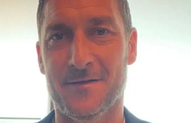 francesco totti regalo chanel