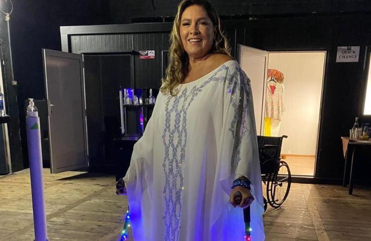 Romina Power in stampelle